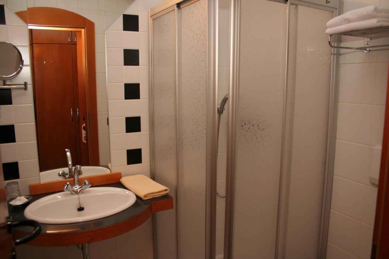 Hotel Edlingerwirt - Sauna & Golfsimulator Inklusive Spittal an der Drau Habitación foto